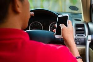 distracted driving, cell phone law, Illinois Criminal Defense Attorney